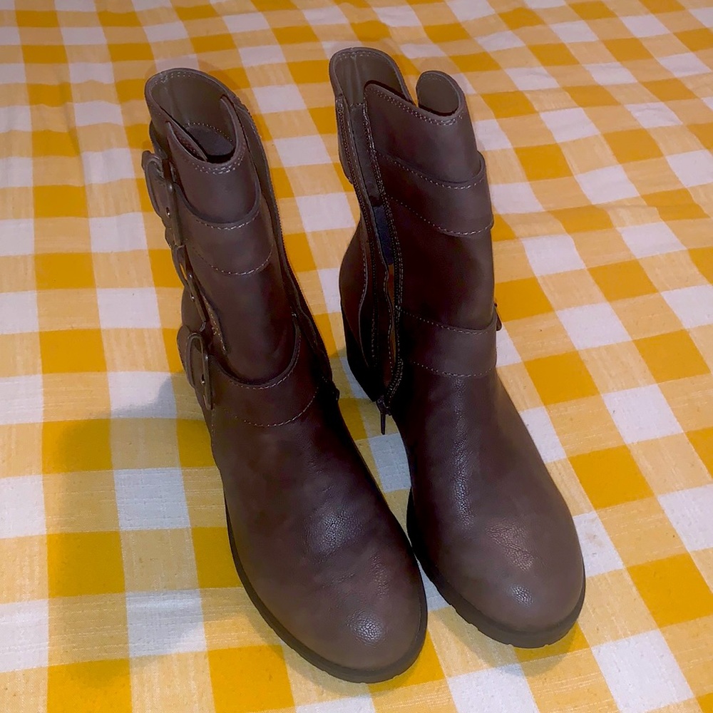 Relativity women’s booties. Brand new! Size 10M